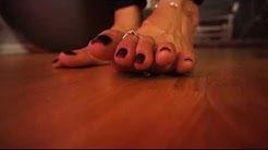 Giantess foot crush