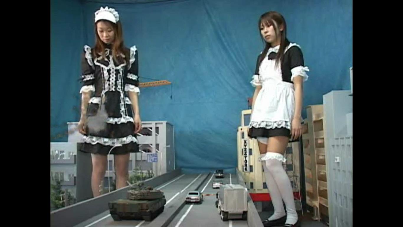 Giantess girls destroying city